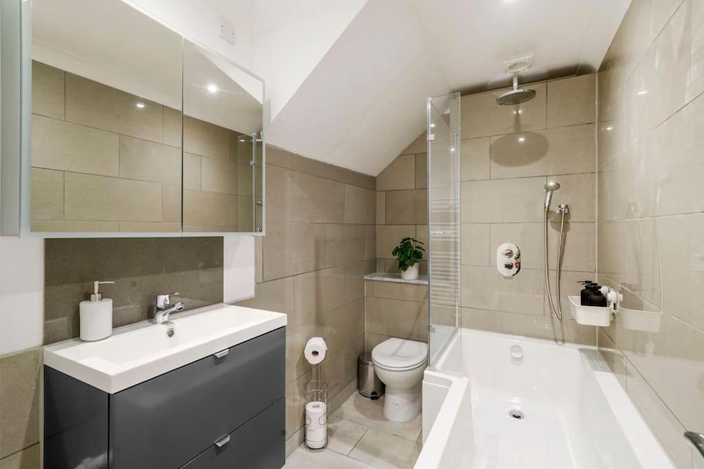 Modern 2 Bedroom Apartment In The Heart Of Londres Exterior foto